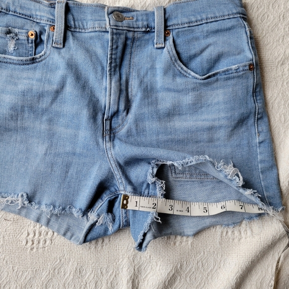 Levi's High Rise Casual Summer Cotton/Viscose Mix Denim Jean Short's - Picture 7 of 8